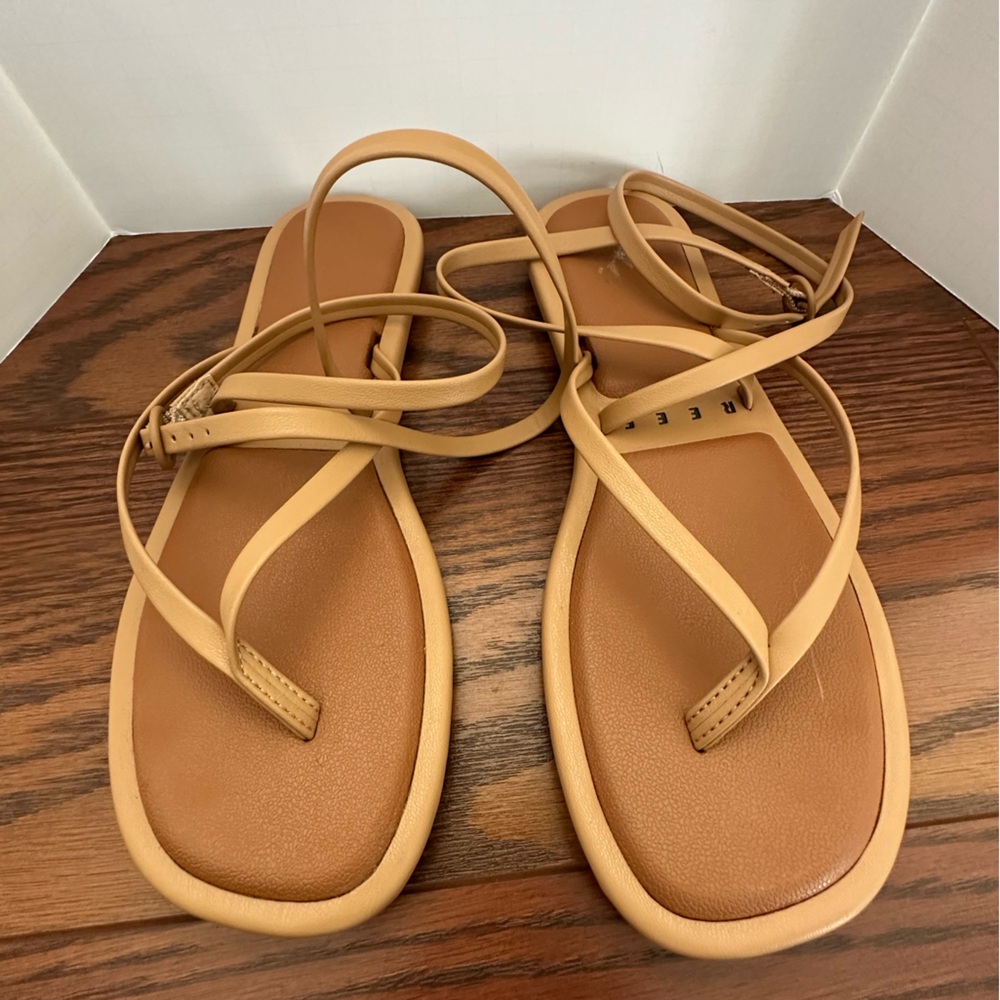 Elegant Tan Strappy Sandals